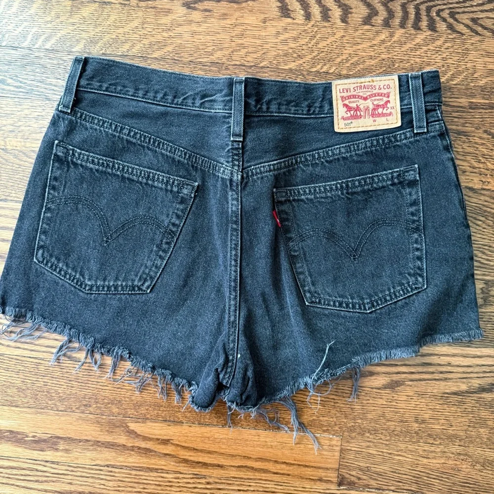 ⭐️ Levi's Black Jean Shorts High-Waisted Frayed Hem